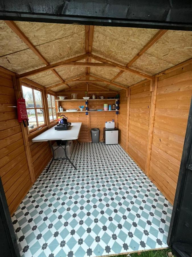 1 Glamping Tent With Kitchen & Electric On Small Family Campsite, No Bedding Supplied Narberth Exterior foto